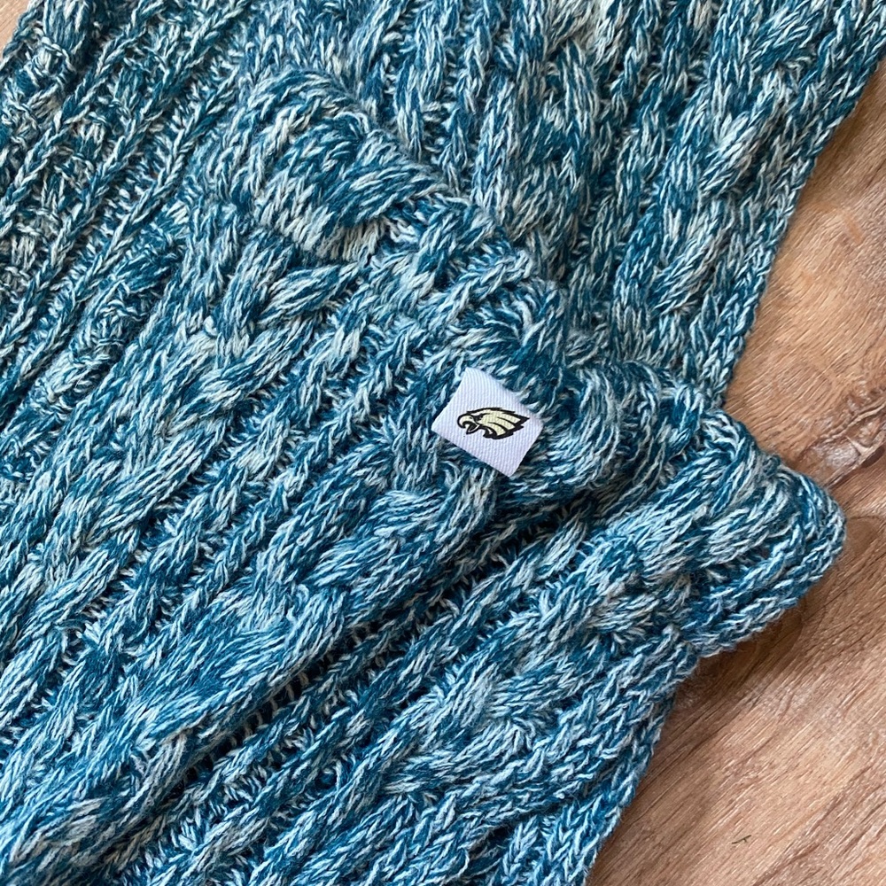 Infinity eagles scarf - Picture 3 of 3